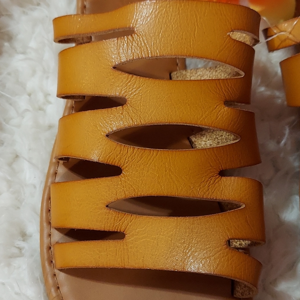 Rouge slip-on sandals - Picture 2 of 4